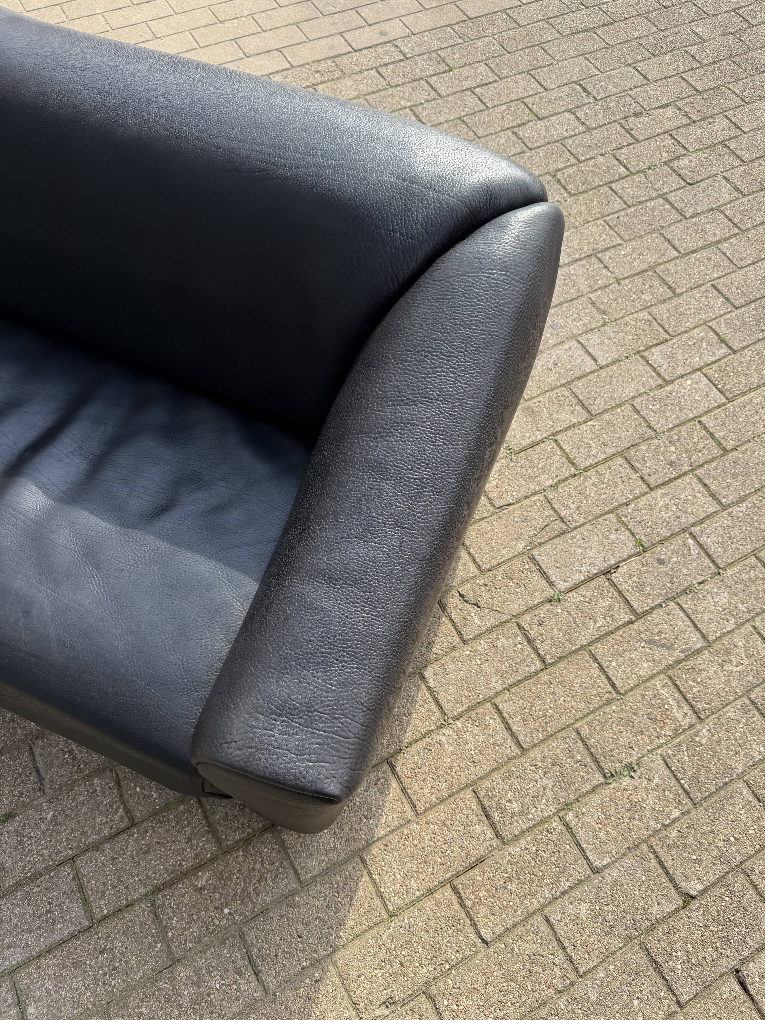 De Sede Ds47 3-seater in buffalo leather NECK 5 mm black leather