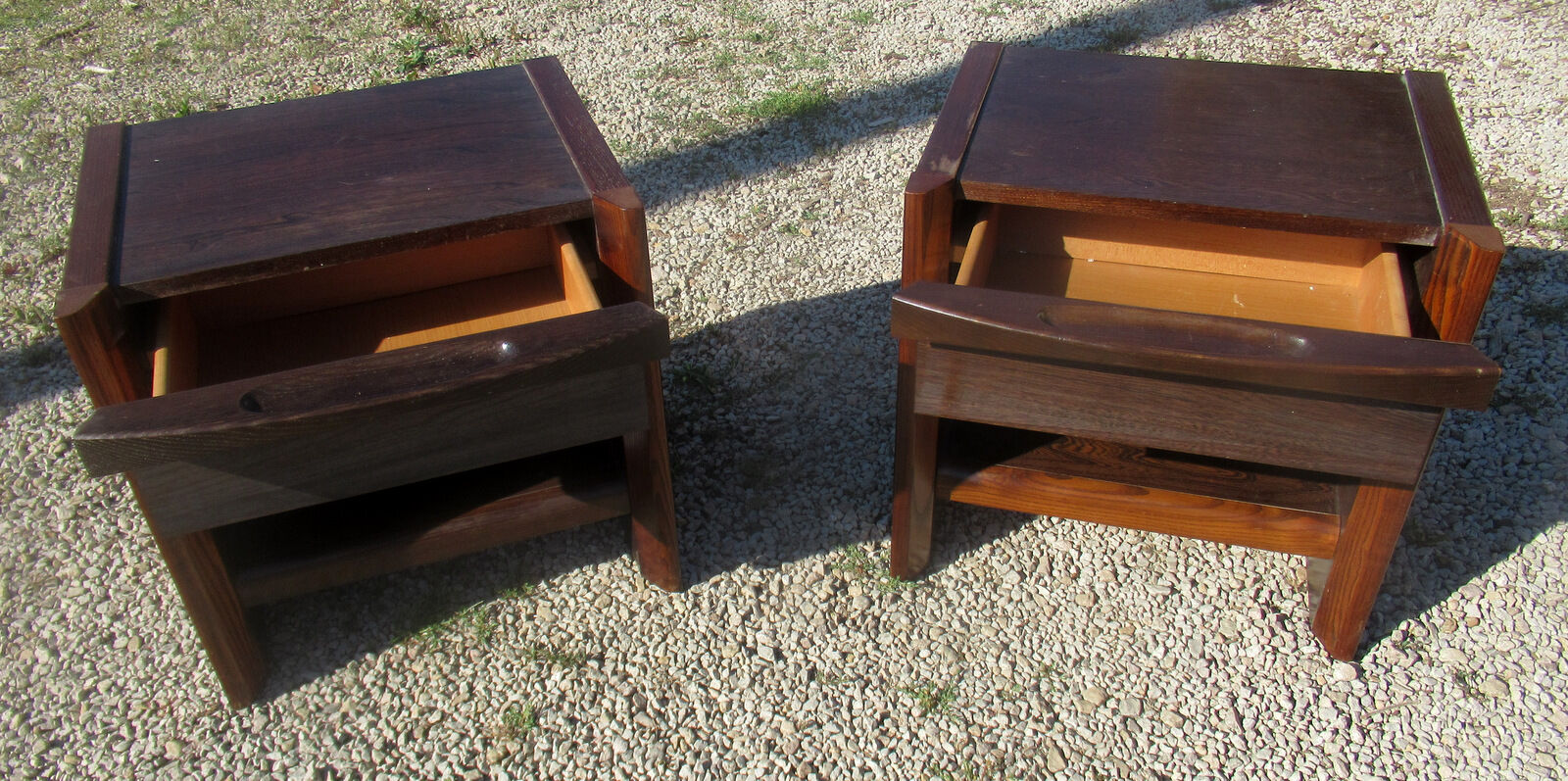 Paire de tables de chevet, vintage, placage palissandre