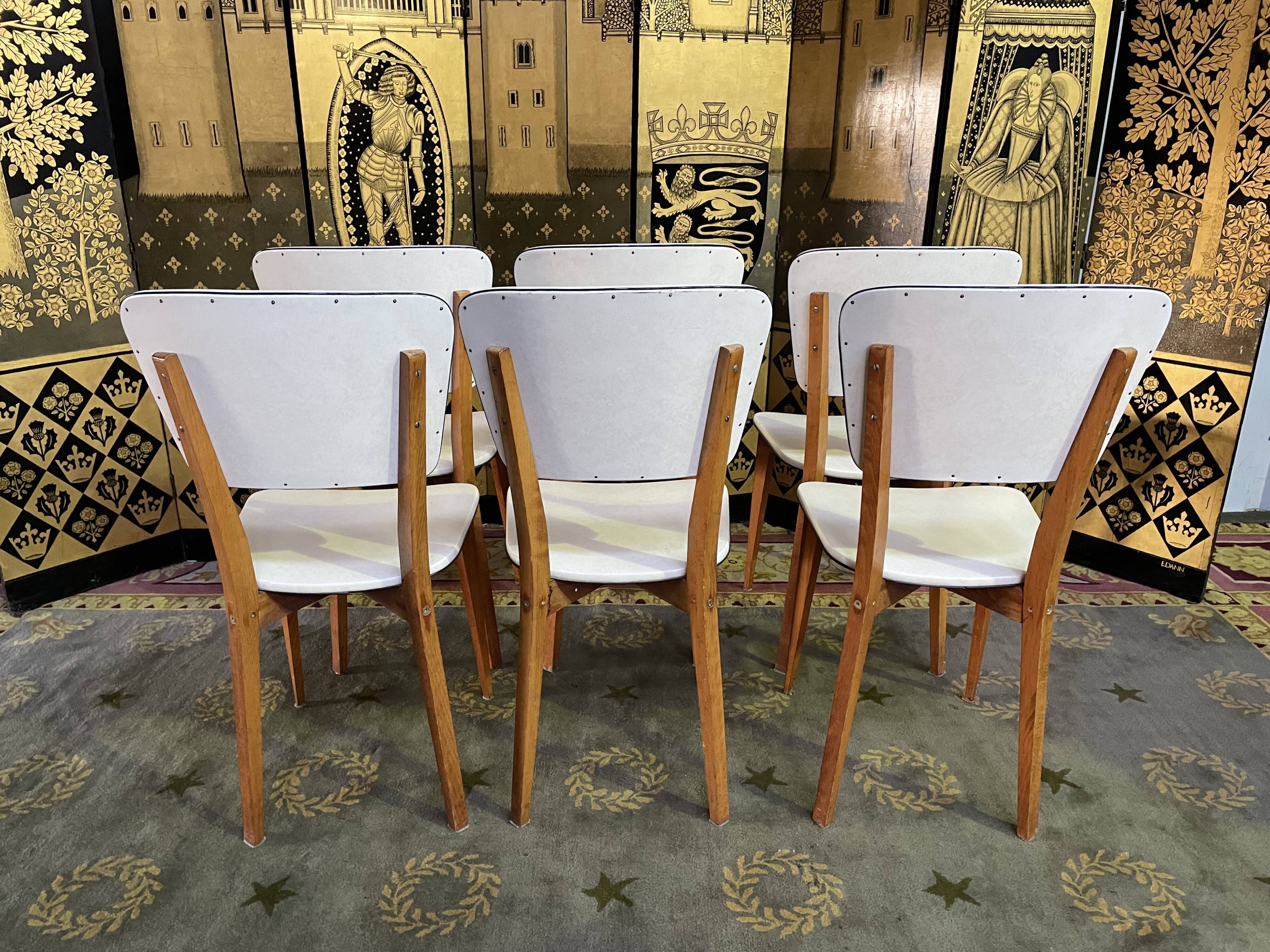 Suite of 6 vintage chairs in white Skaï