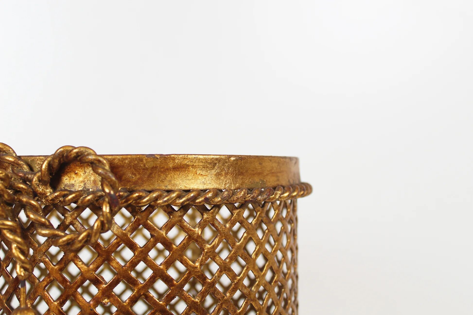 Umbrella stand in gilded metal by Li Puma Firenze