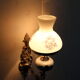 Lampe de chevet à fixation murale et décor fleuri