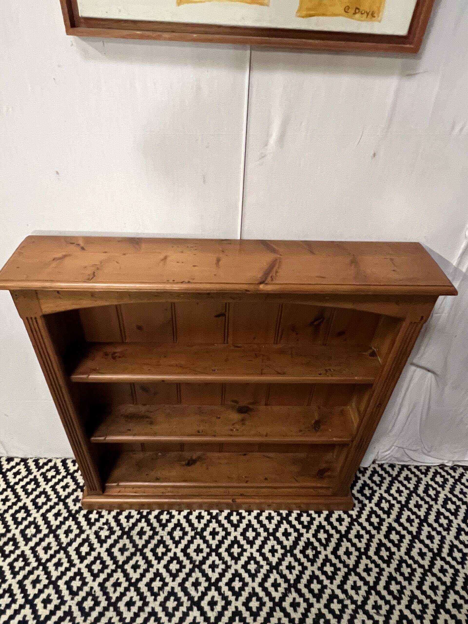 Bibus in solid pine, bookcase in pitch pine, 20th century manufacturing