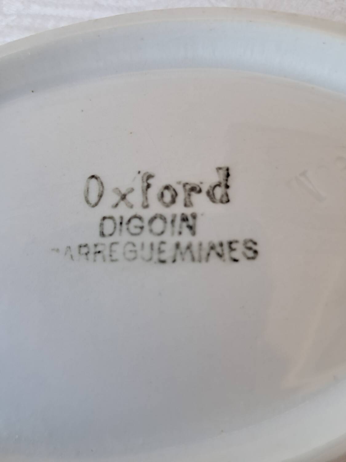 Digoin Sarreguemines Oxford model ironstone dish