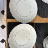 Bernardaud Limoges table service platinum model, 45 pieces