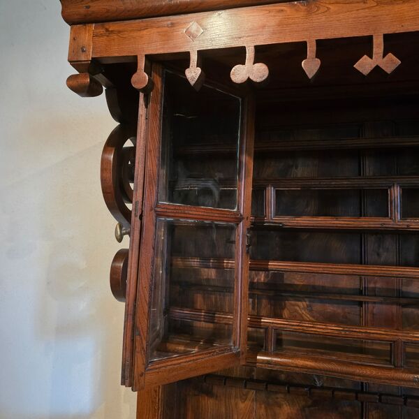 Vaisselier ancien