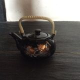 Teapot and cups