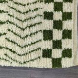 Traditional handcrafted Berber rug, size 100 x 200 cm