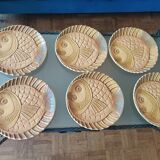 Lot de 10 assiettes poisson en barbotine ateliers du revernay