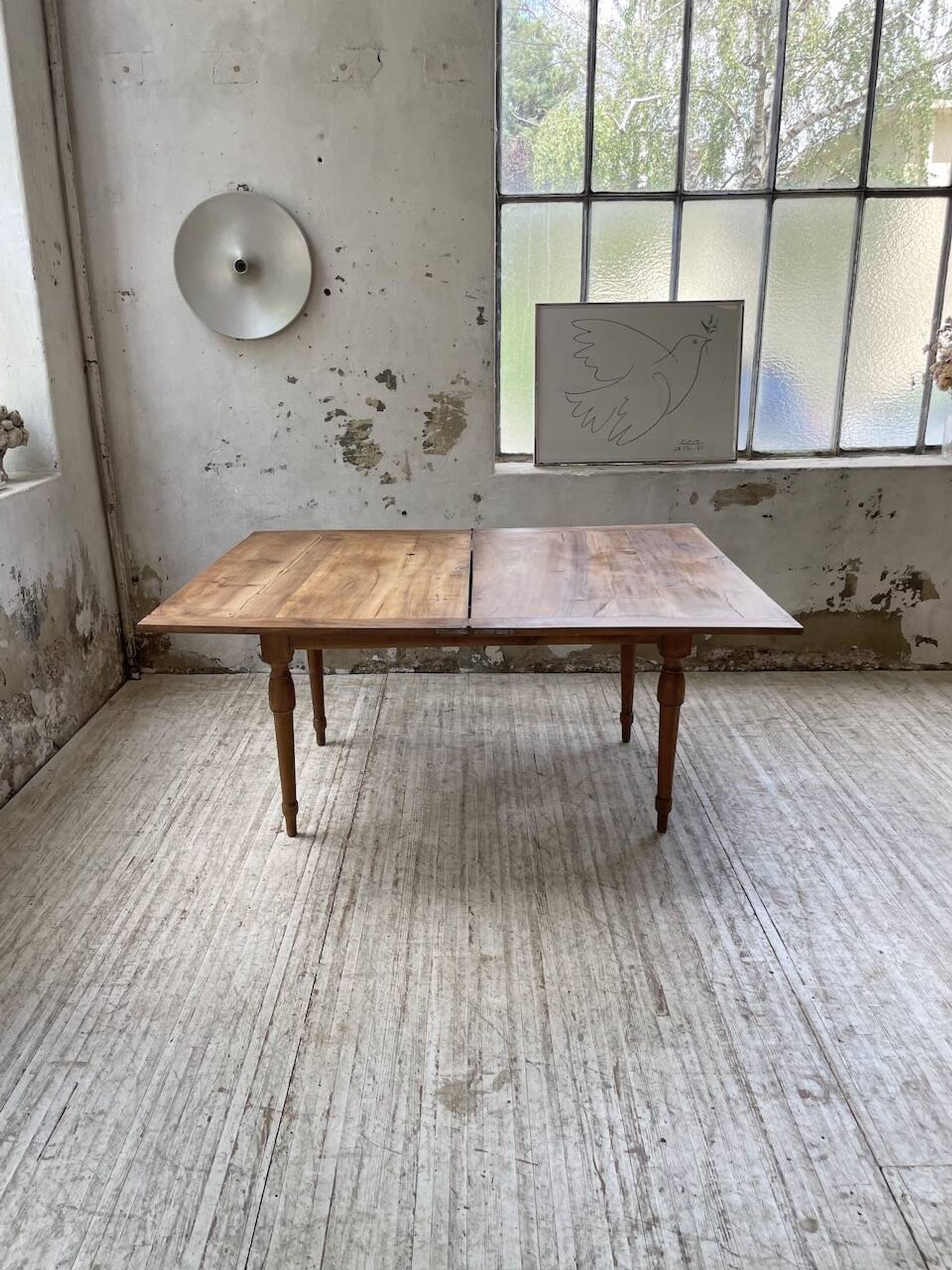 Table de ferme noyer plateau pivotable à allonges