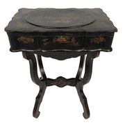Worker Napoleon III, black lacquered wood with Asian decoration painted gold