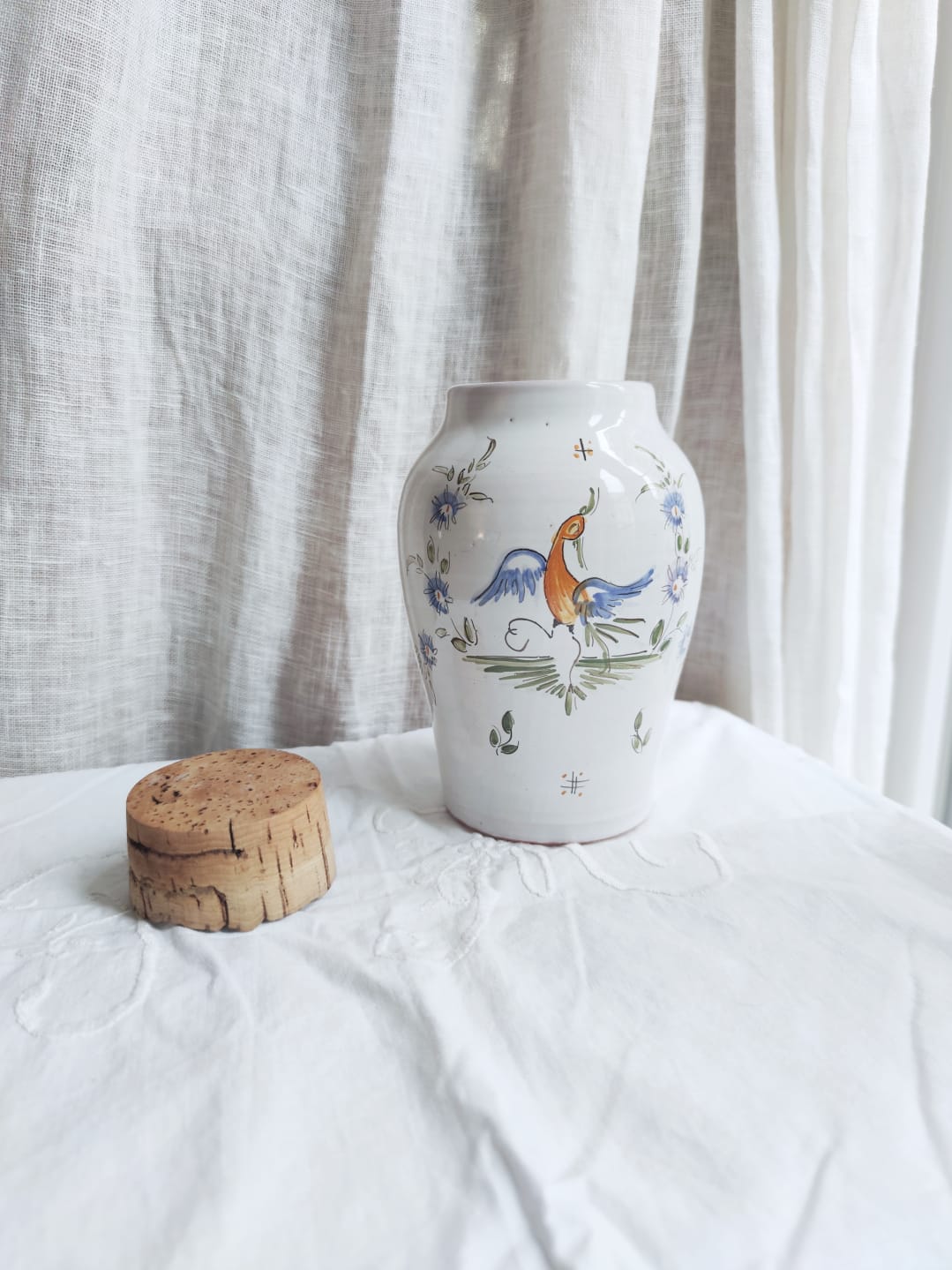 Moustiers earthenware pot and its cork