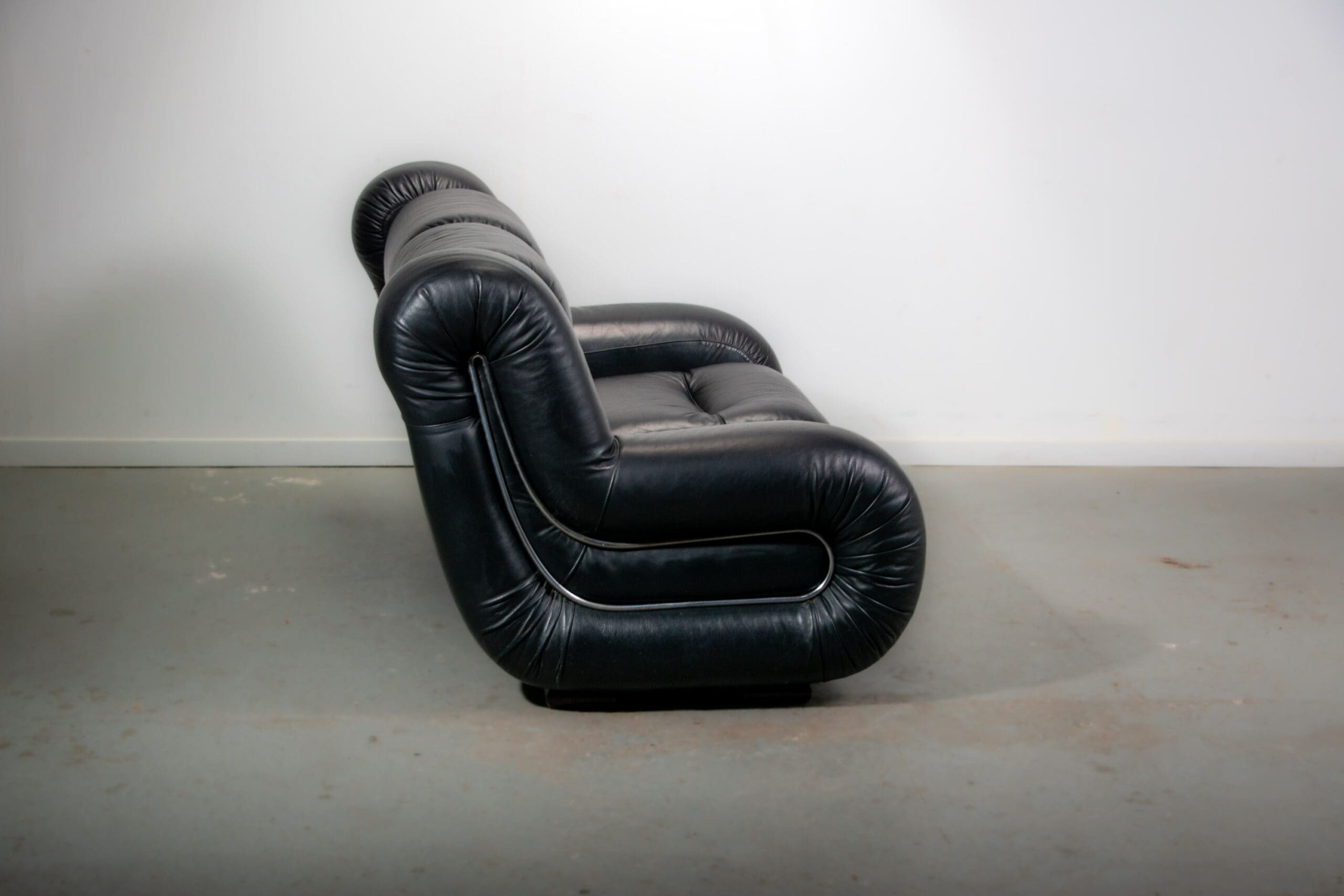Black leather space age Italian 2 seater sofa