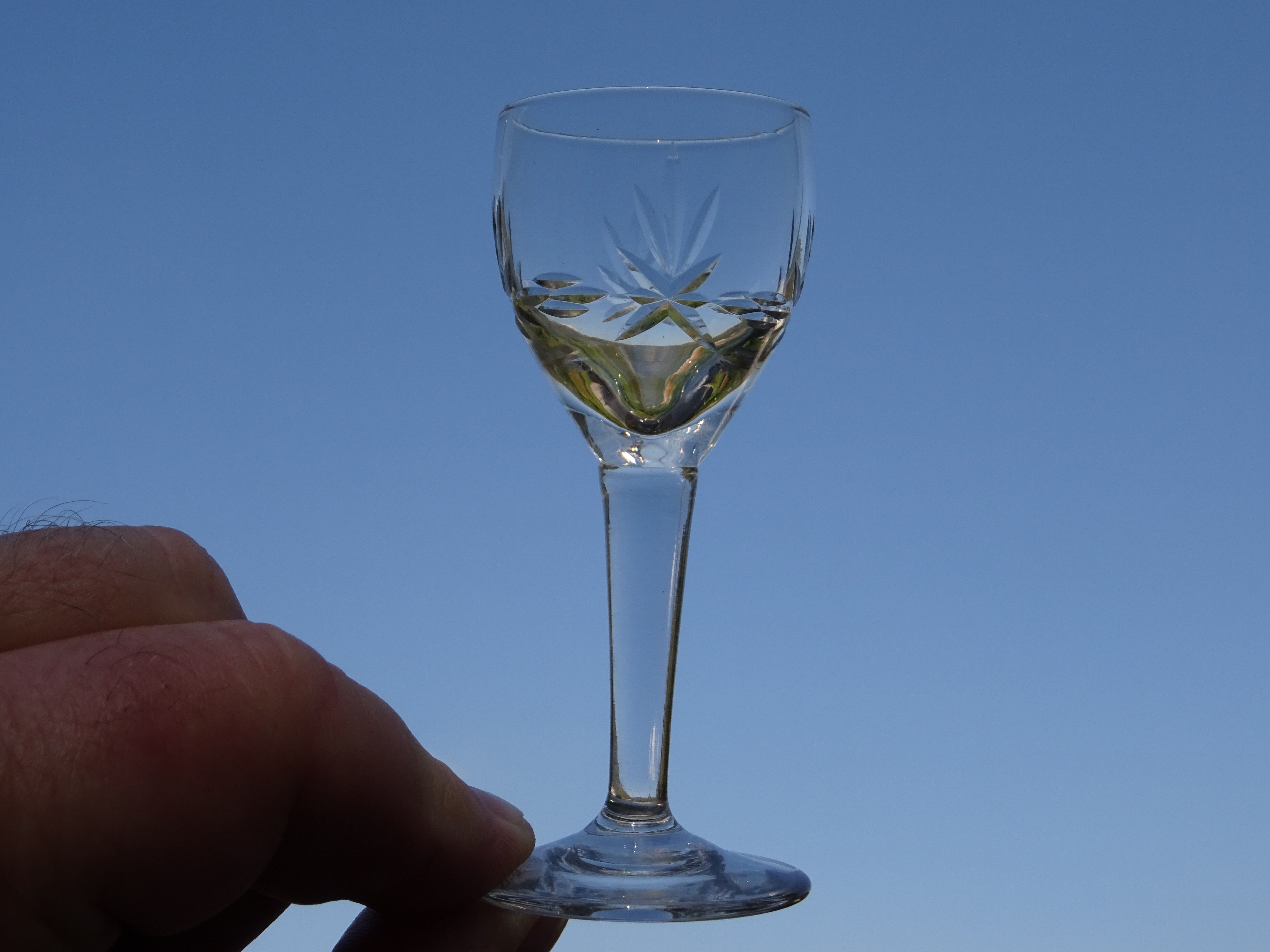 8 glasses in crystal alcohol liqueur