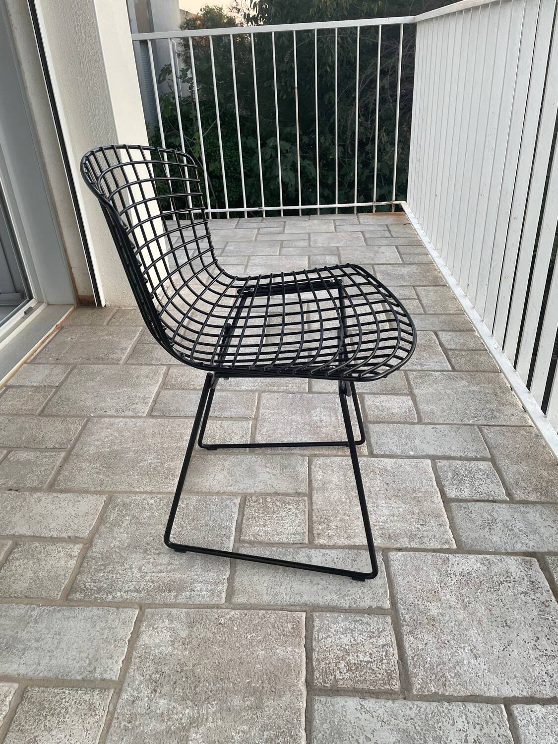 Bertoia chairs Knoll
