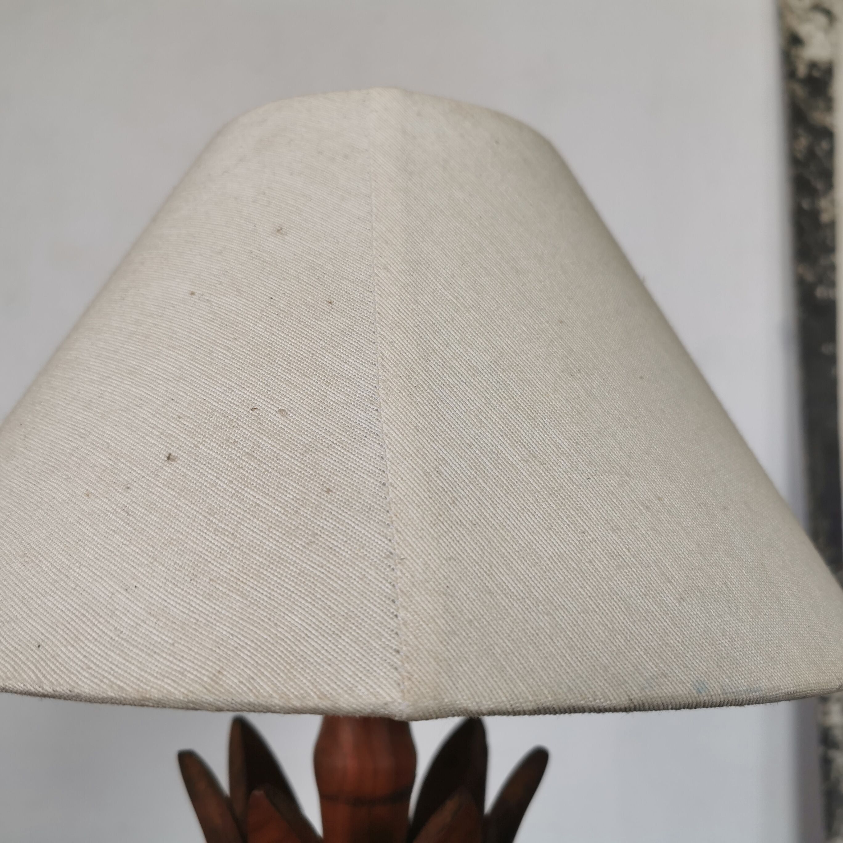 Wooden table lamp in the shape of a flower