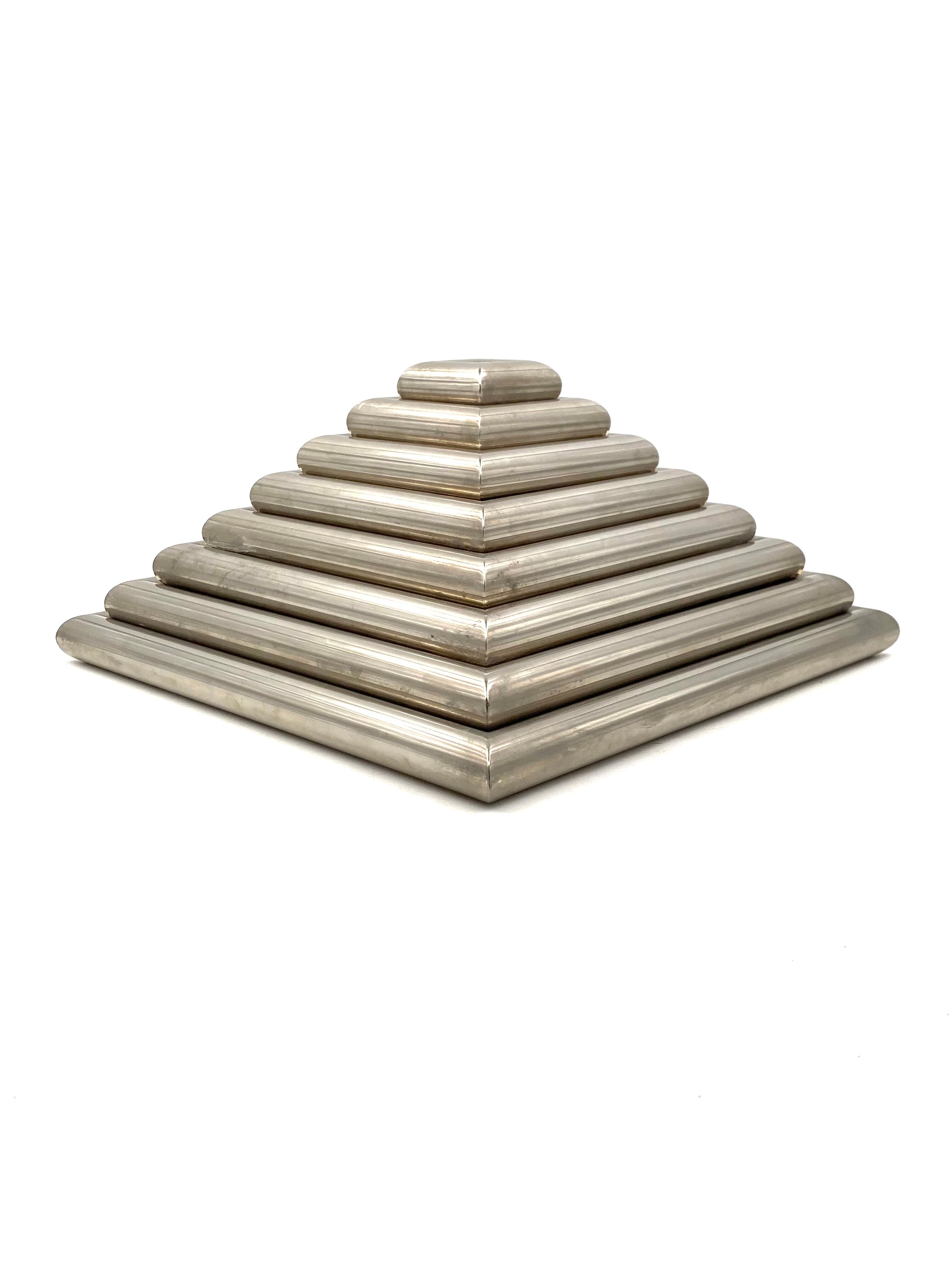 Ziggurat-shaped stacked trays / vide poche sculpture, Italy 1970s