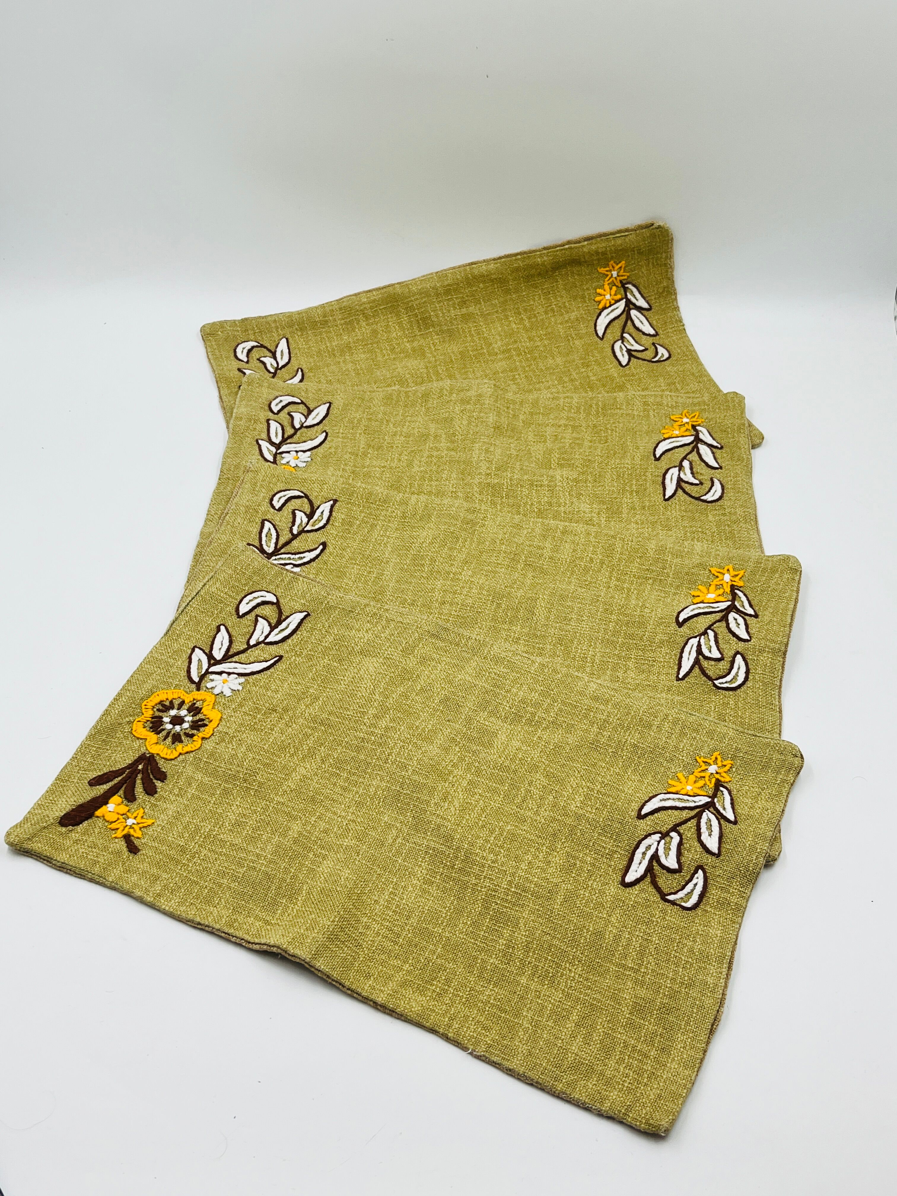 Lot de 4 sets de table vintage brodés en toile de jute