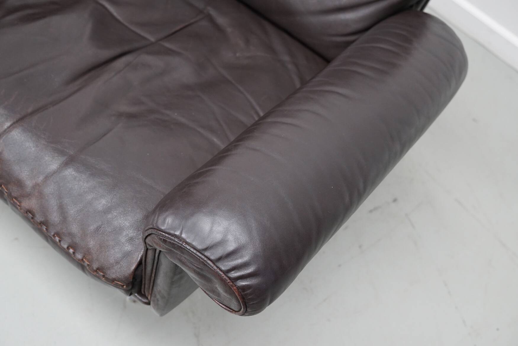 Pair of Vintage De Sede DS-31 Swivel Armchairs in Brown Leather