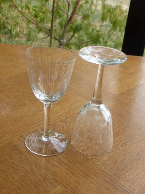 11 verres ciselés modèle gouttes, art deco, verres à cidre anciens