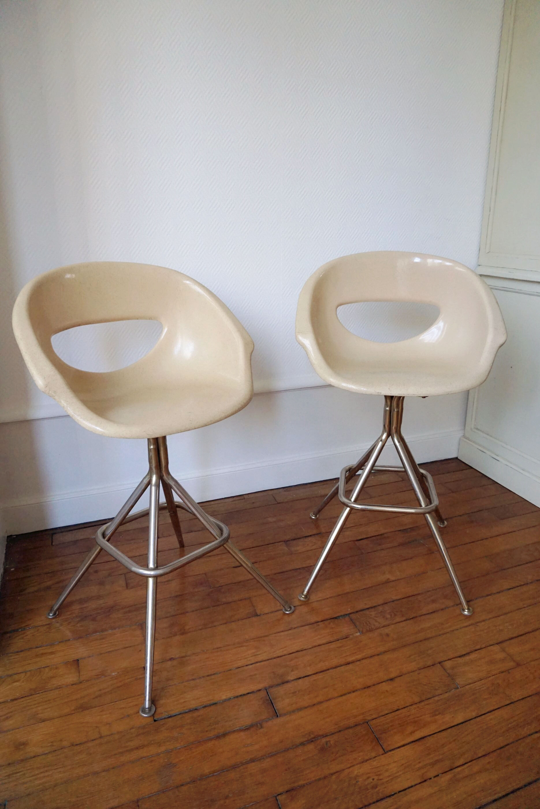 Pair of 2 seats in fiberglass at Joal USA
