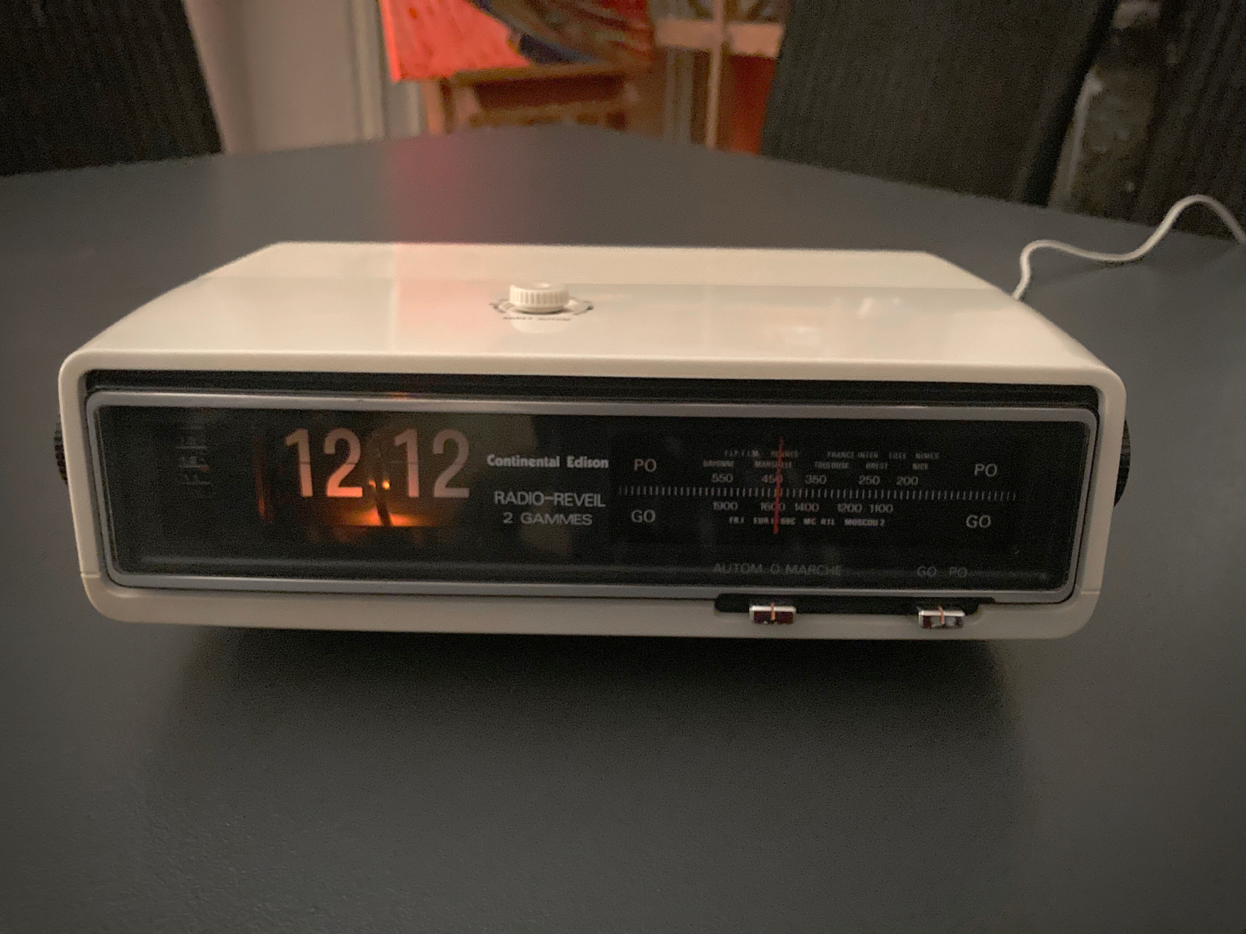 Radio vintage reveil a unfolding Continental Edison 1973