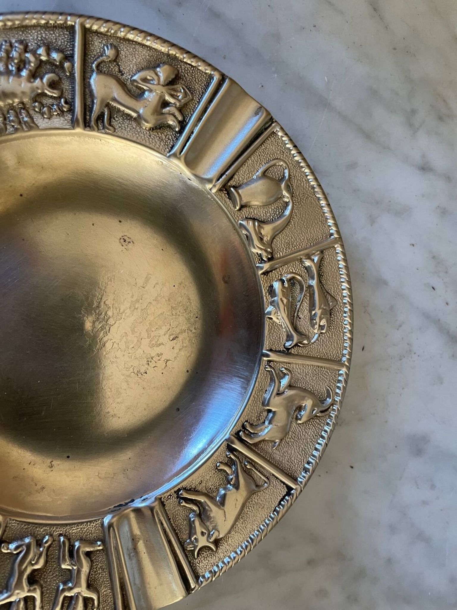 Cendrier horoscope en bronze doré vintage