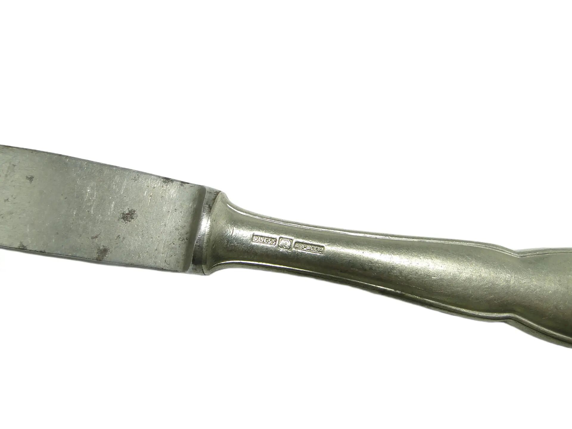 Ensemble de trois couteaux à pain, style mid-century modern, en laiton argenté, Pologne, années 1950.