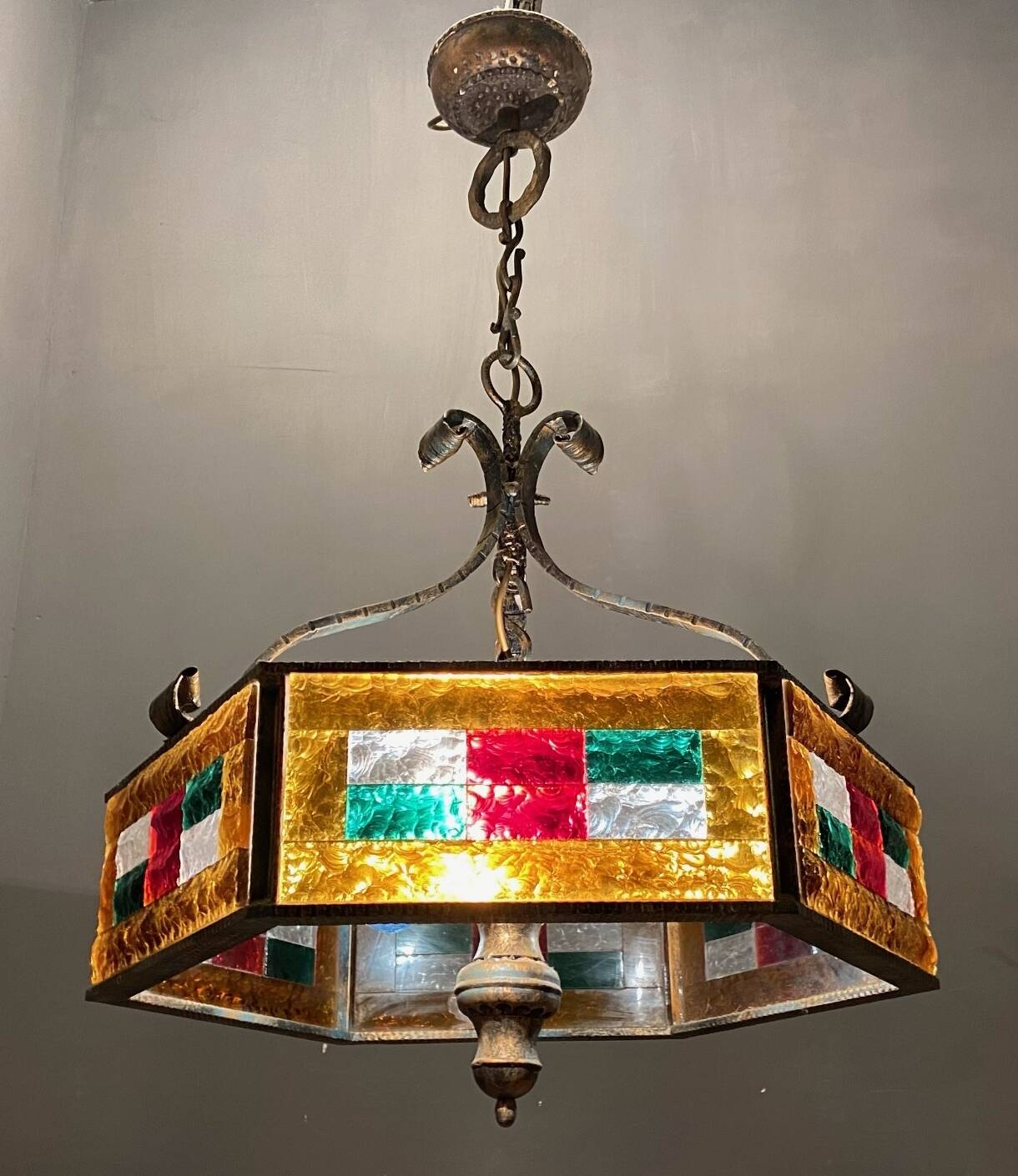 Brutalist chandelier from the 70s in Murano.
