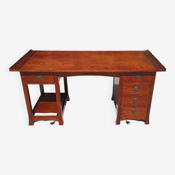 Colonial style desk
