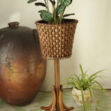 Sole-on-foot door in vintage braided reeded curved wood