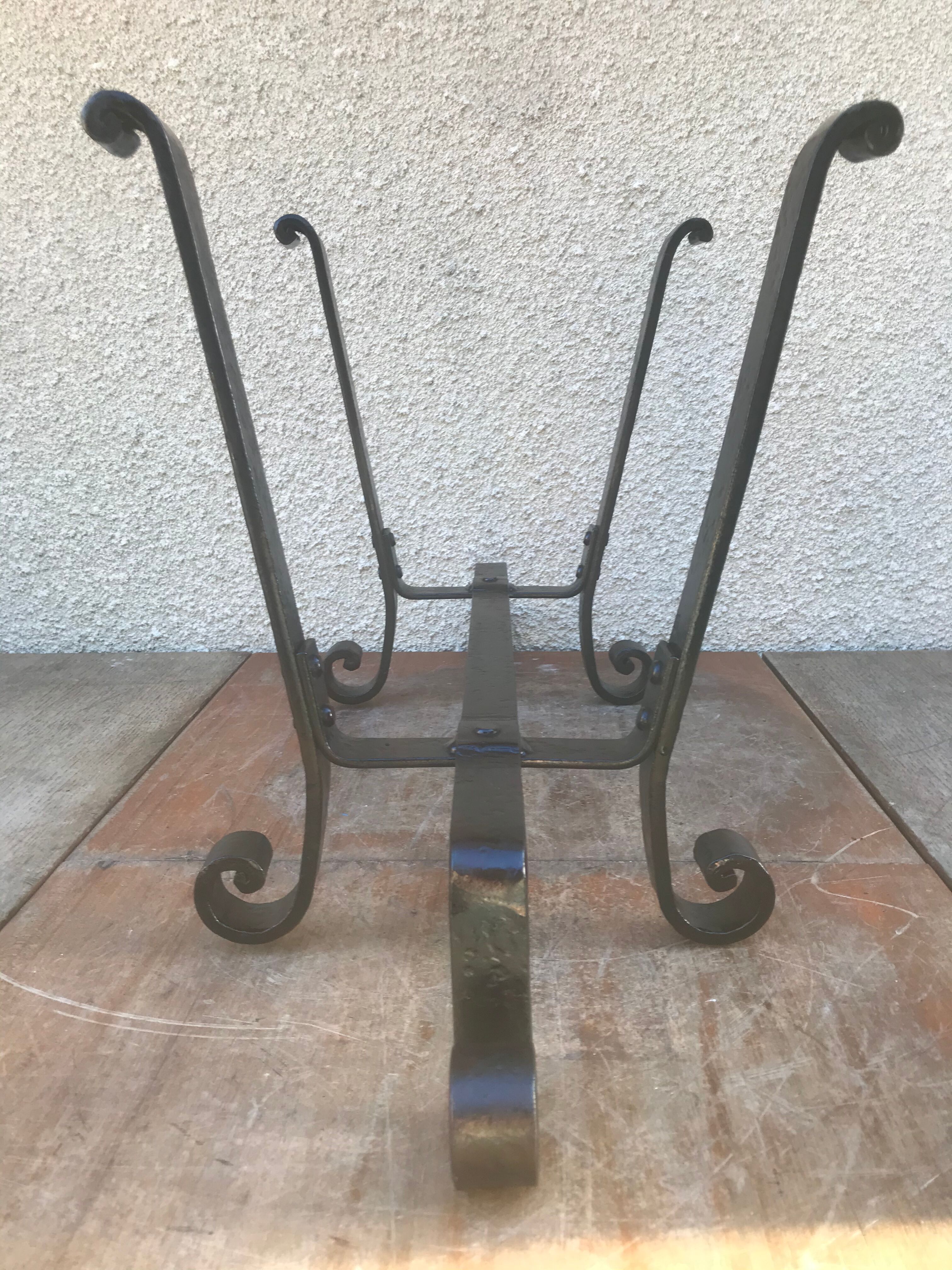 Ancient cast iron log carrier