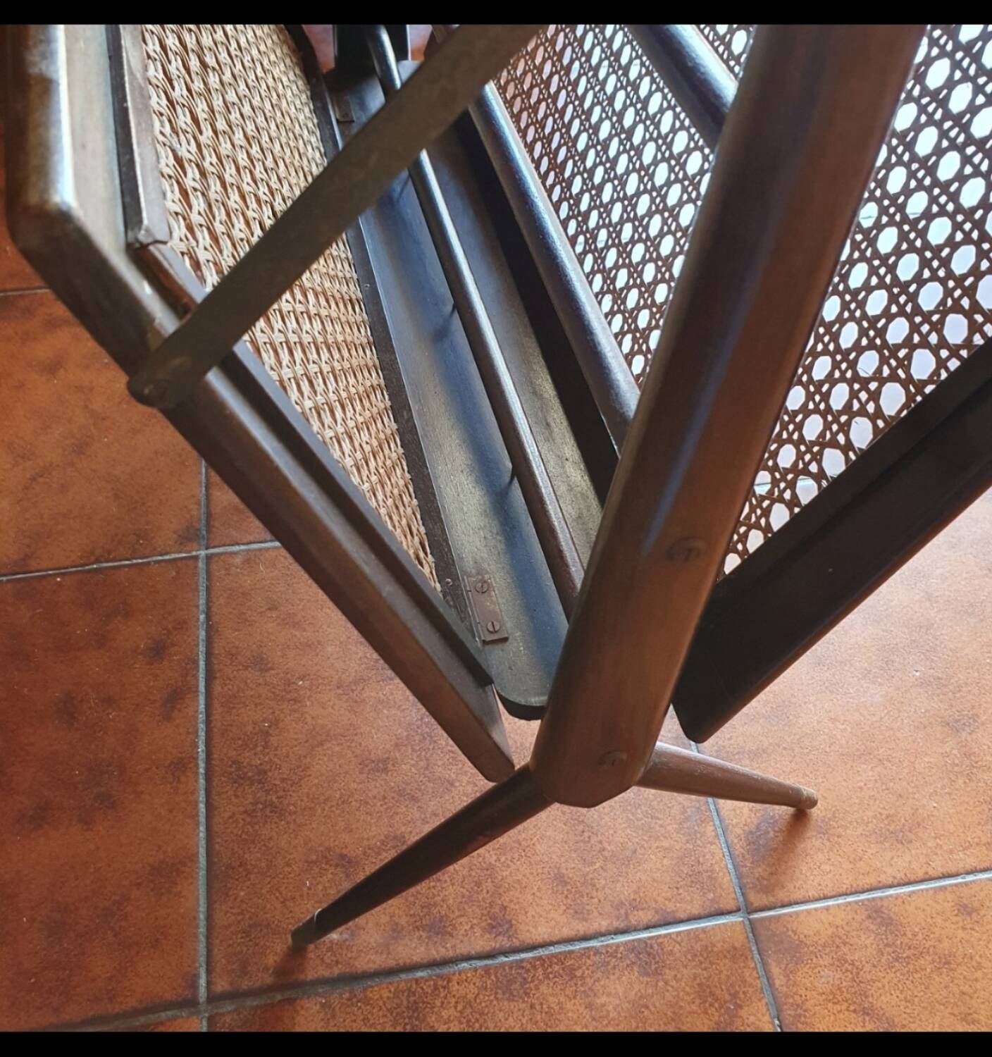 Modernist magazine rack, Italian design