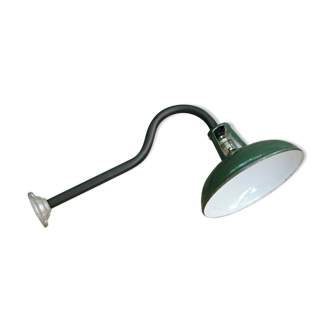 Enamelled swan collar lamp