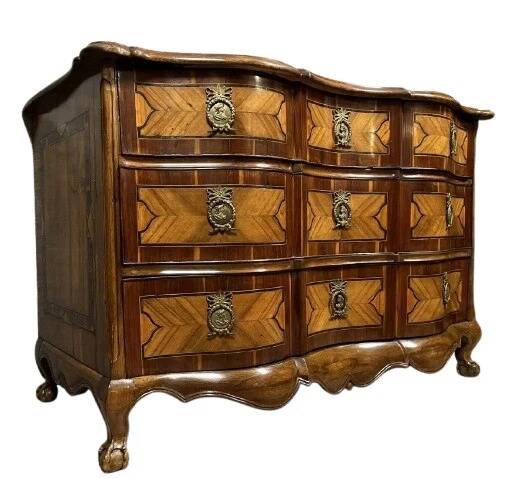Louis XV period Arbalète chest of drawers in 18th century noble wood marquetry