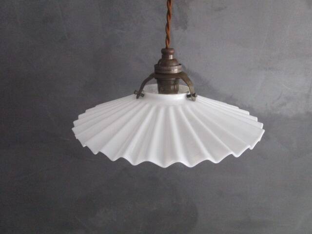 Old pendant light in pleated white opaline