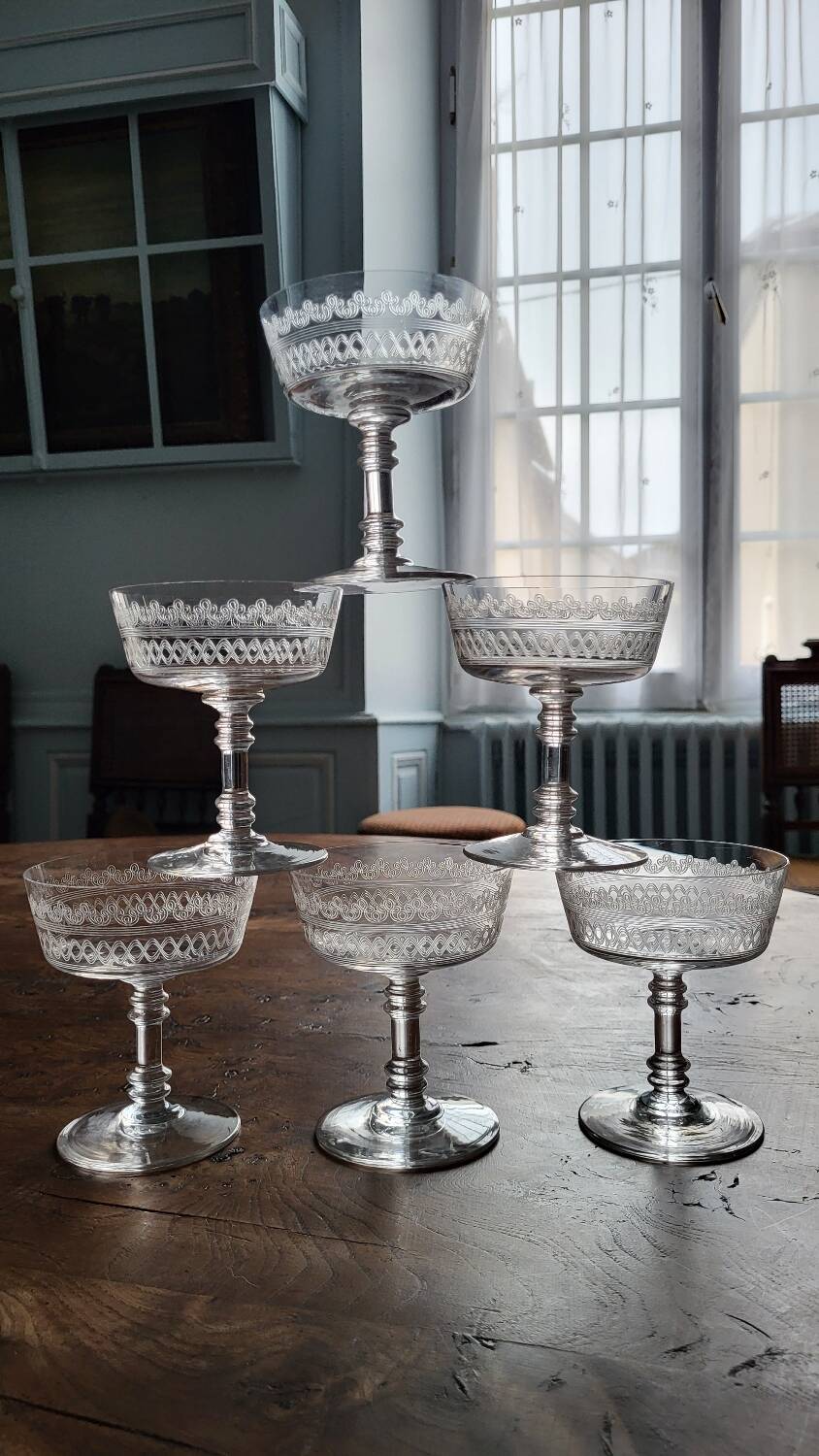 6 Crystal champagne glasses