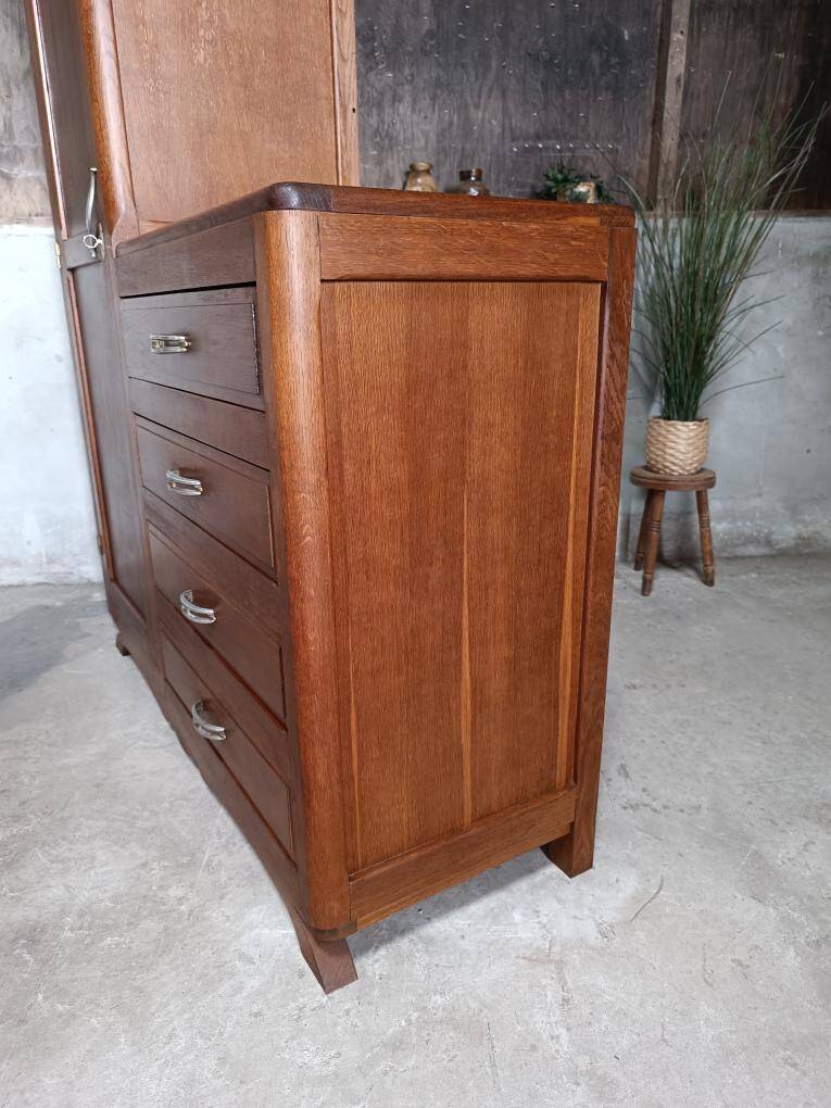 Armoire asymétrique