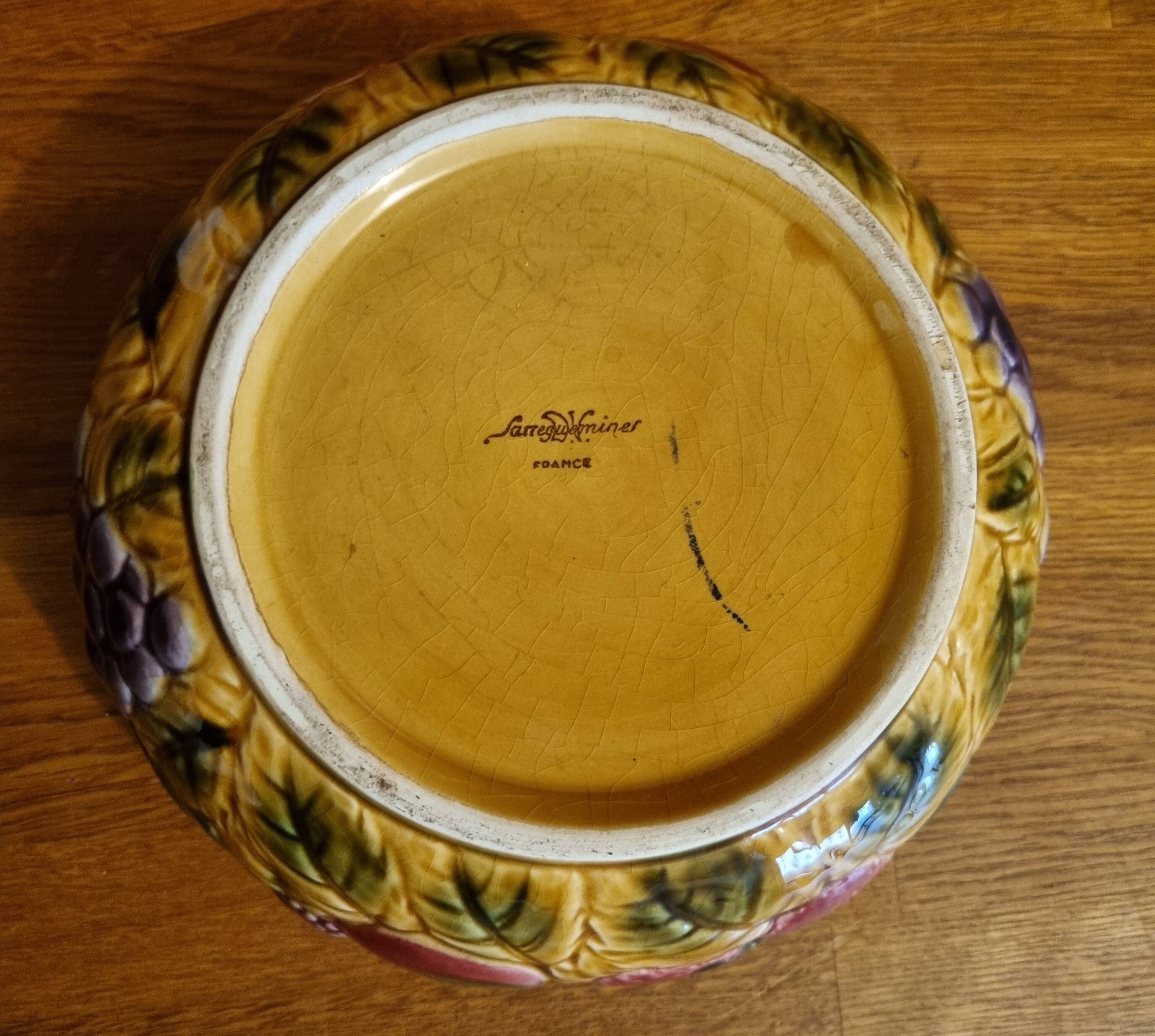 Barbotine Sarreguemines Fruits pattern salad bowl