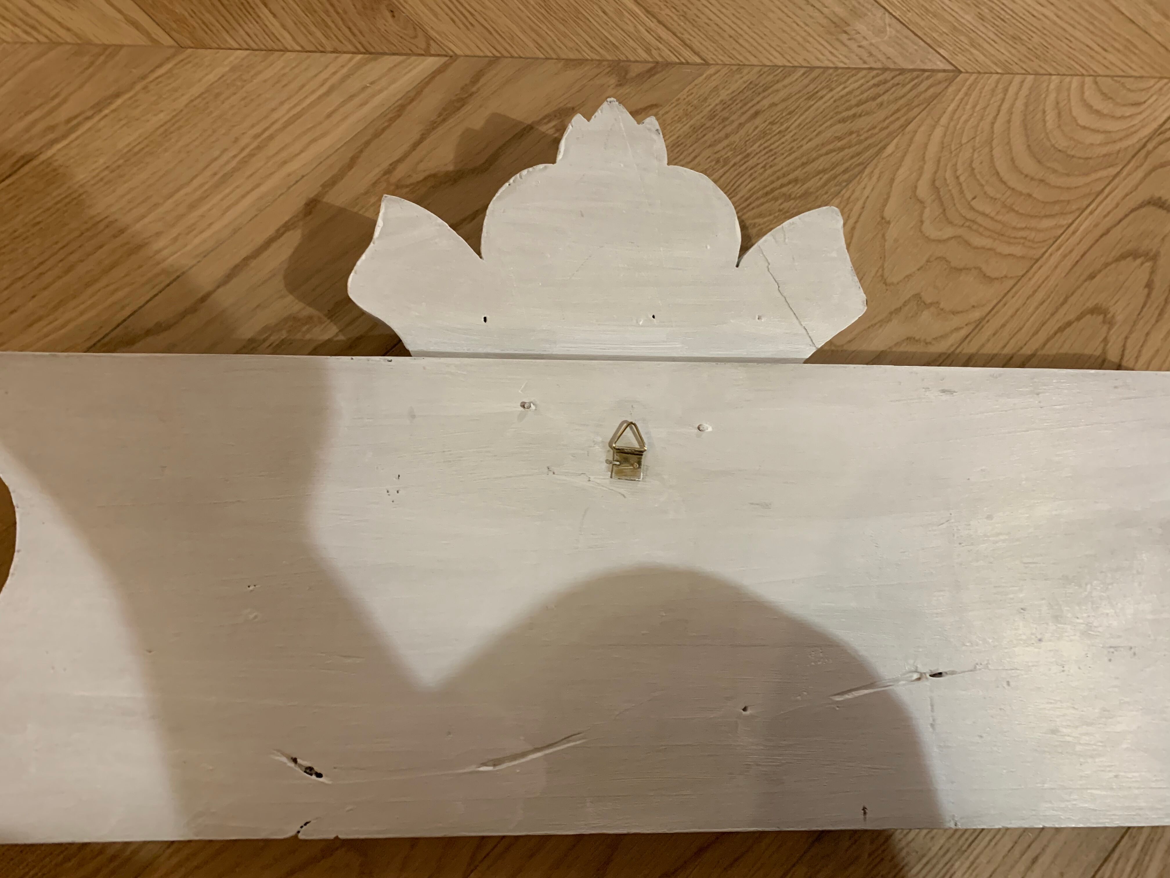 Old carved white patinated pediment - 115cm