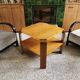 Table basse art déco carrée en bois clair