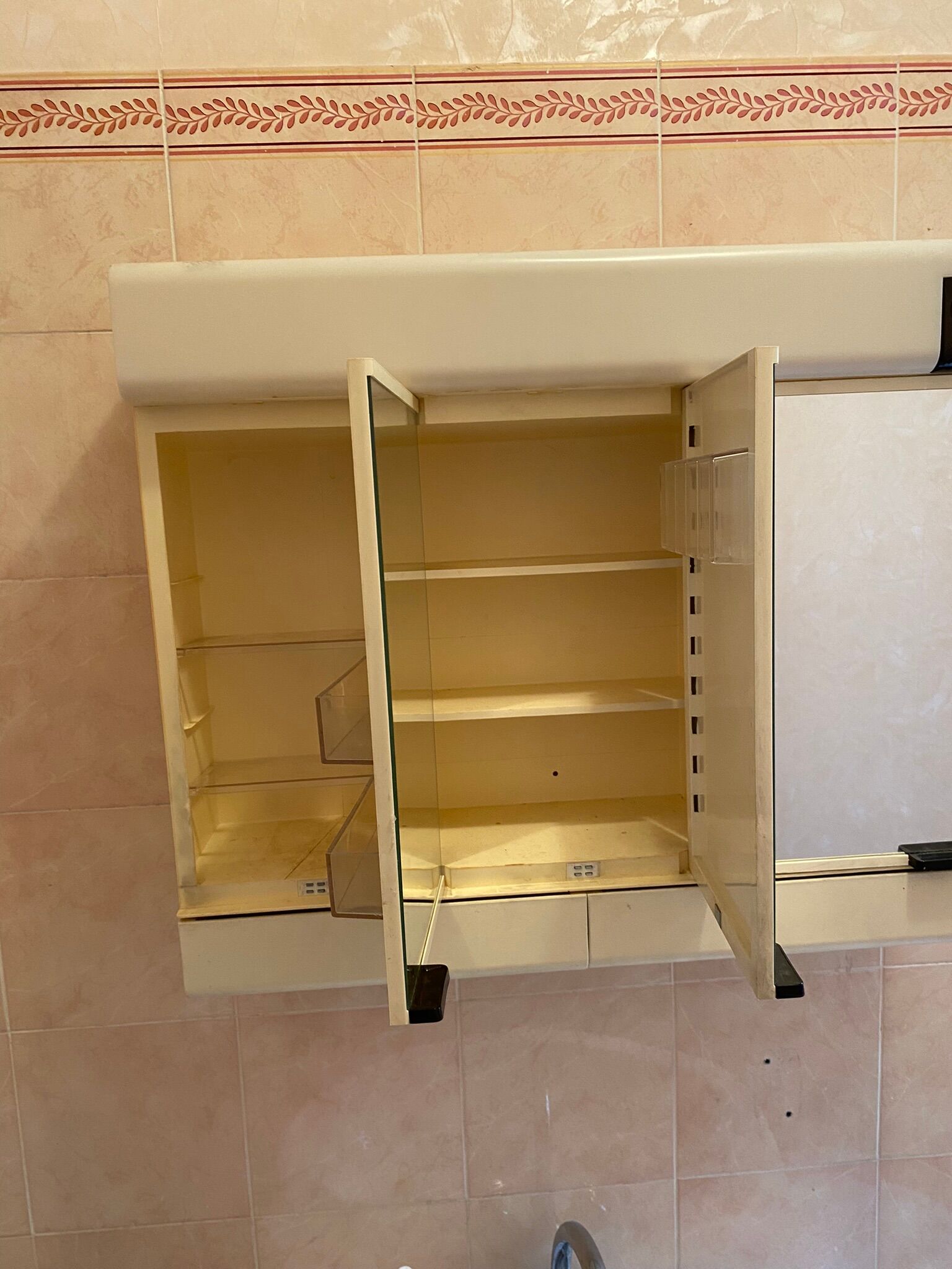 Allibert vintage toilet cabinet three mirror doors, two drawers, lamp