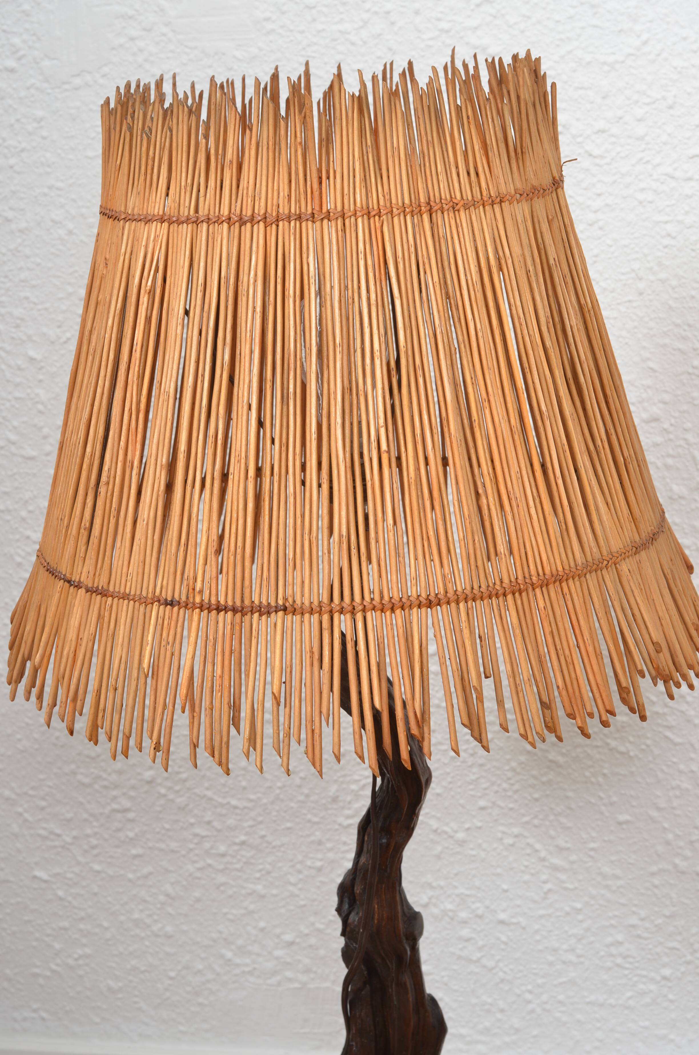 Lampe pieds racine brutaliste