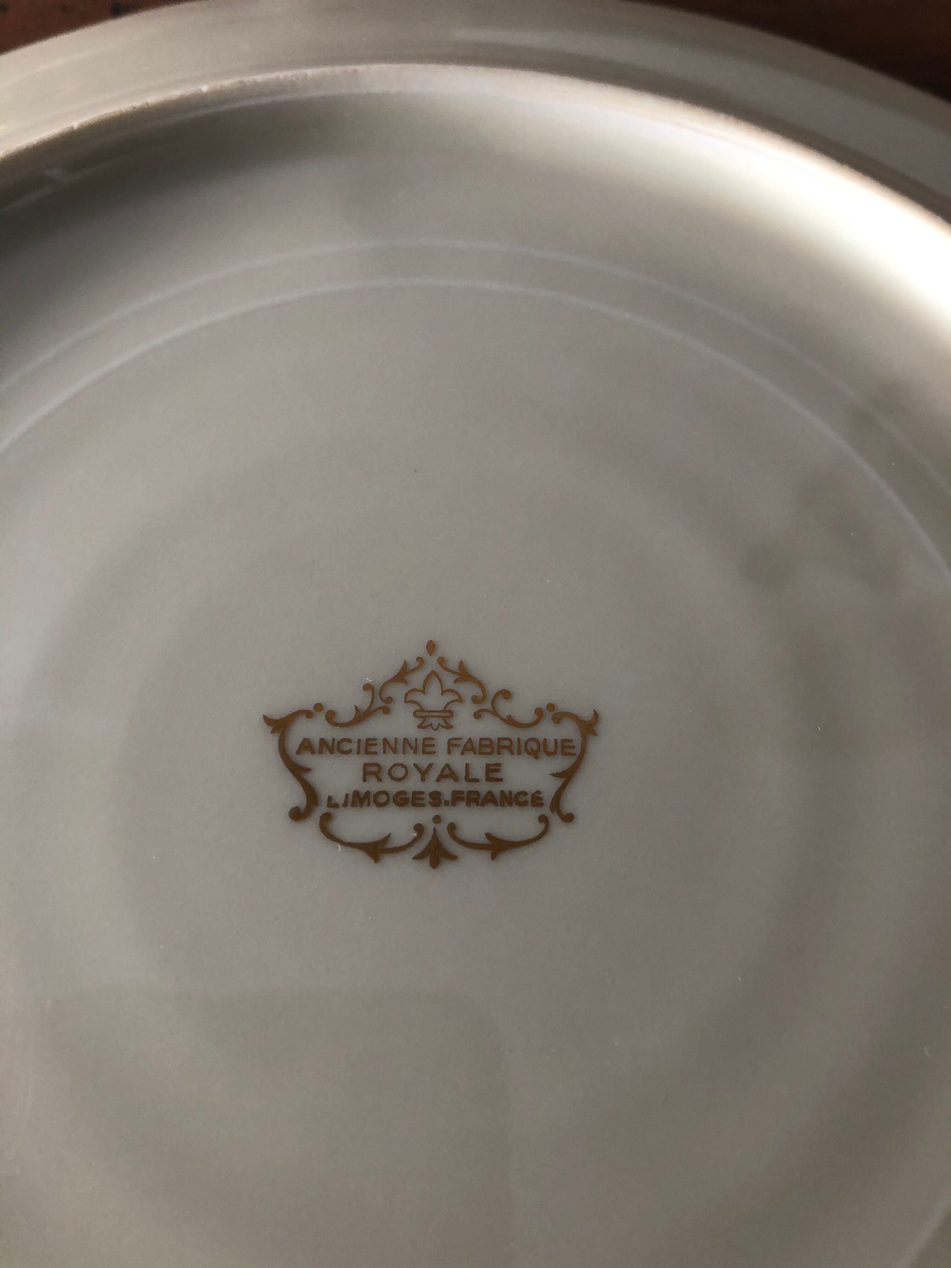 Service of 8 flat plates, Limoges