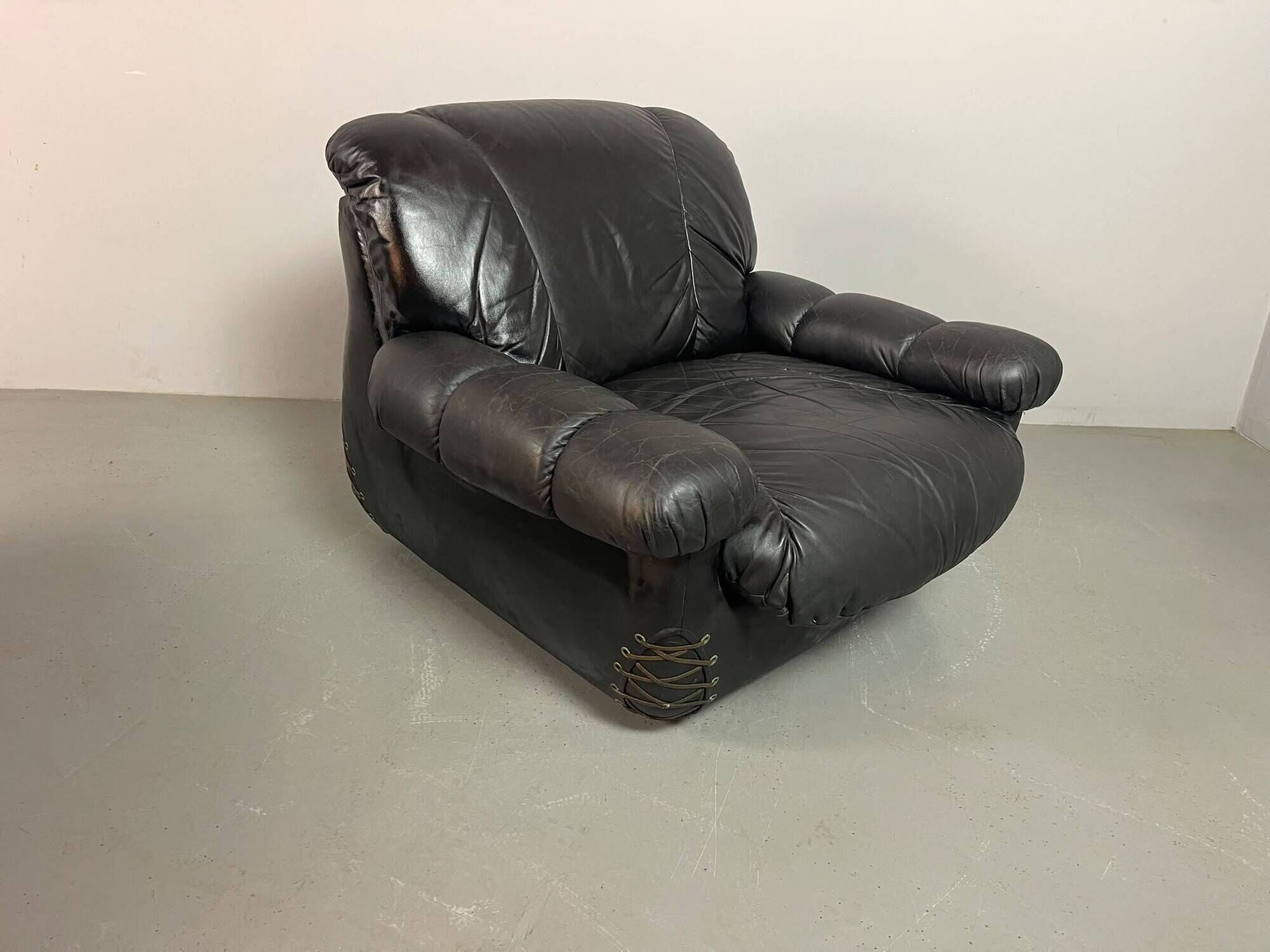 Large Set of Italian Space Age Black Leather Lounge Chairs with Brass