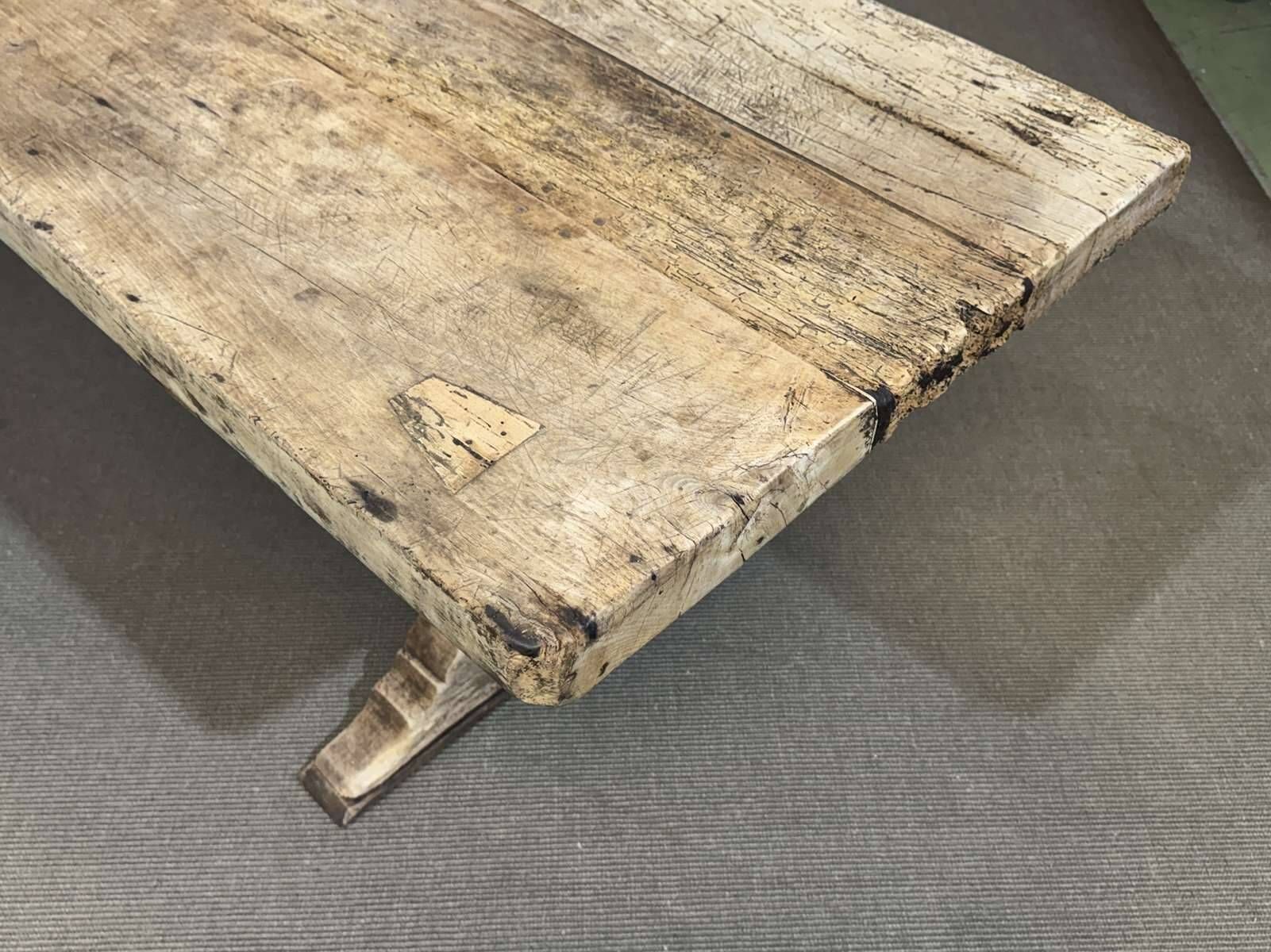 Table monastère en chêne brut XIXème