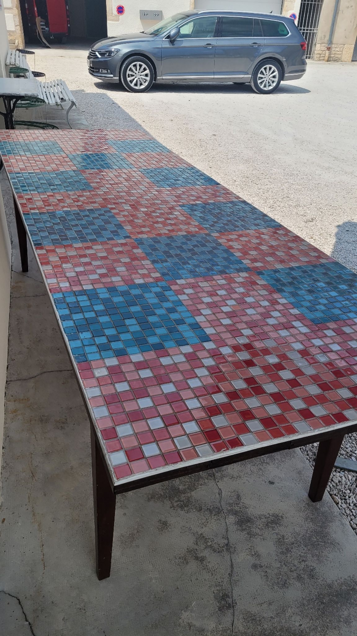 Old farmhouse table with mosaic top and tapered legs - 2m64