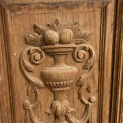 Meuble de rangement mural style Henri IV en chêne massif