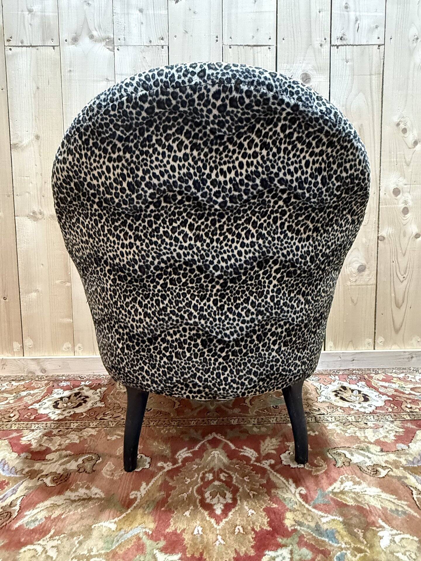 Fauteuil crapaud Napoléon III en velours léopard