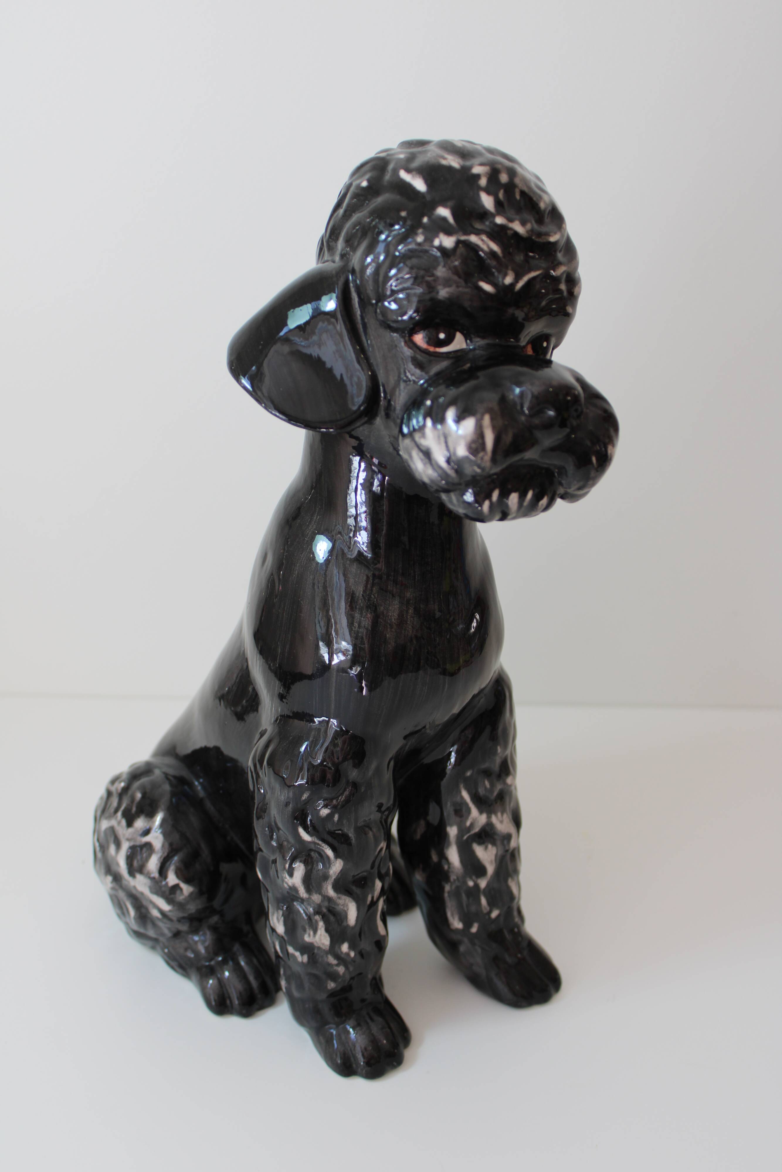 Grande sculpture de caniche noir kitsch vintage