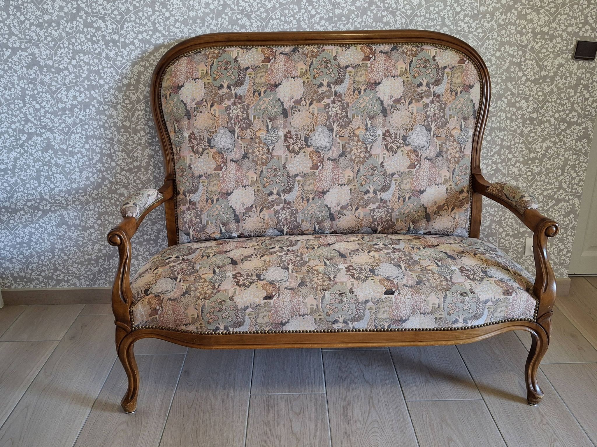 Banquette Voltaire 2 places – belle structure en bois – à repersonnaliser
